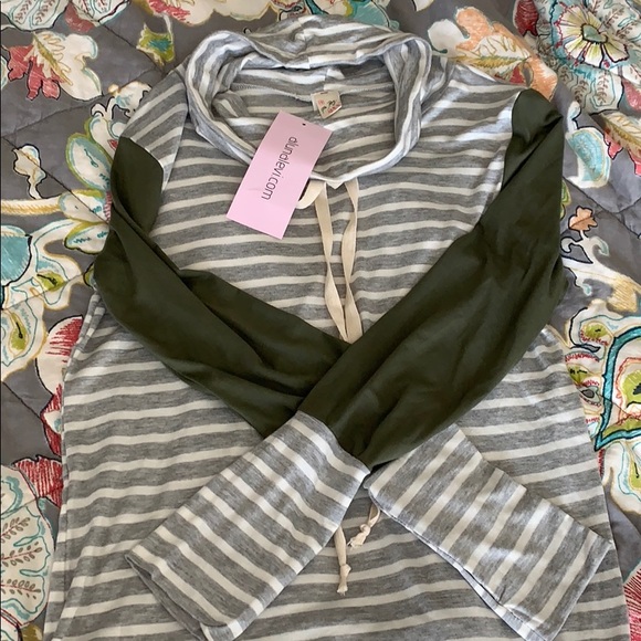 💕💕Cozy striped long sleeve💕 - Picture 4 of 4